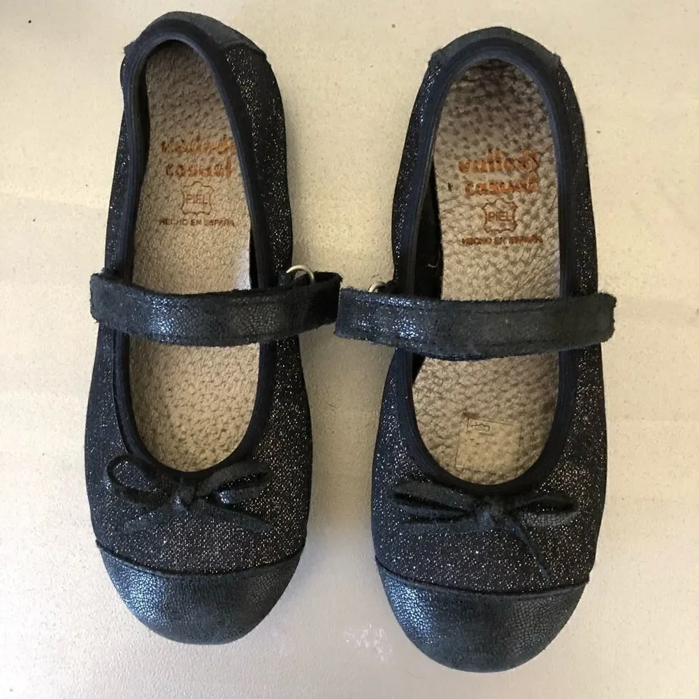 Girls’ Glitter Mary Janes (EUC)‎